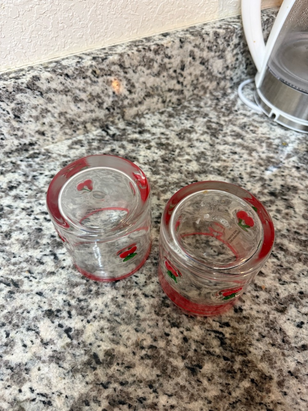 Set of 2 Clear Glass Cherry Tumbler Cups with Red Rim - Picture 4 of 4